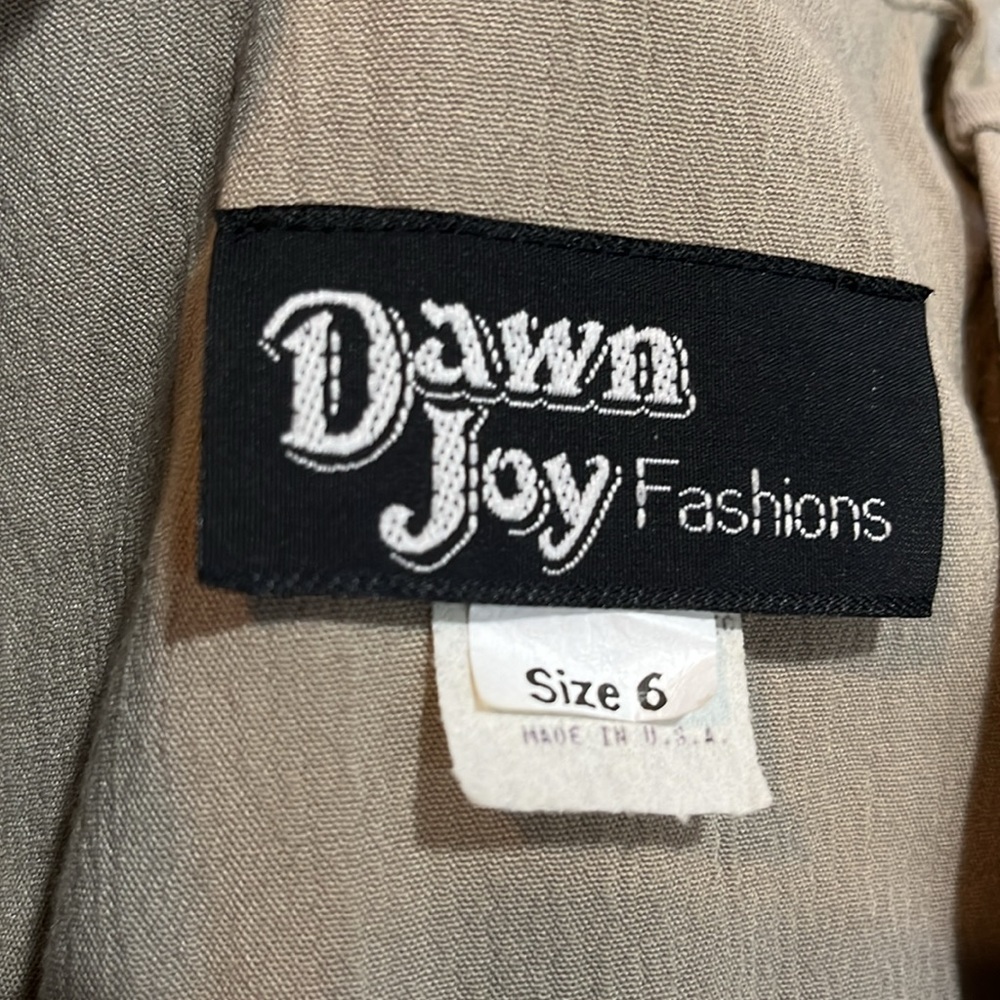 VINTAGE DAWN JOY DOUBLE BREASTED JACKET AND PLEATED SKIRT SET TAN WHITE SIZE 6 - Picture 15 of 17